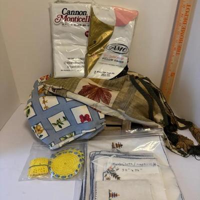 Pillow Shams, Valances, Coasters, Tablecloth, And Napkins