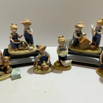 Mix Lot Figurines 