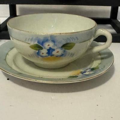 4 Hand Painted cup and saucer set made in Japan