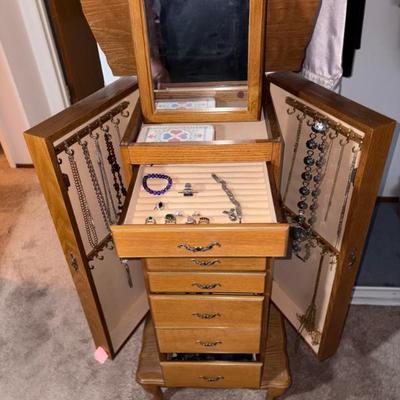 Sale Photo Thumbnail #25