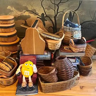 Men’s Hunting Décor, Longaberger Baskets & 1999 La-Z-Boy Candy Dispenser
