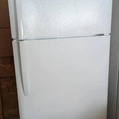 Frigidaire Refrigerator/Freezer – Working Condition