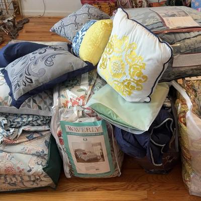 King-Size Bedroom Linens Featuring Waverly, Biltmore & Wellesley Manor Comforter Sets