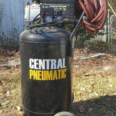 Central Pneumatic 21-Gallon Portable Air Compressor with Hose