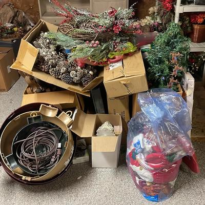 Christmas Décor Mystery Lot