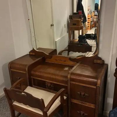 Art Deco Waterfall Vanity with Mirror & Chair
