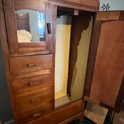 Antique Wooden Chifforobe – Chest of Drawers & Wardrobe Combination