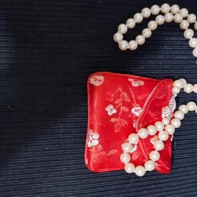 Sale Photo Thumbnail #44: Champage Pearls, Hand Knotted, Sterling Silver 1950-1960