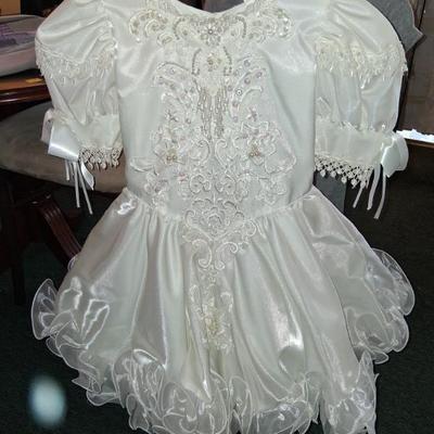 Sale Photo Thumbnail #15: Junior Bride Dress