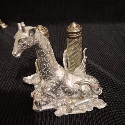 Sale Photo Thumbnail #45: Luxury Salt & Pepper shakers, Crystal & Silver