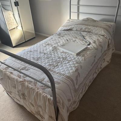 Sale Photo Thumbnail #100