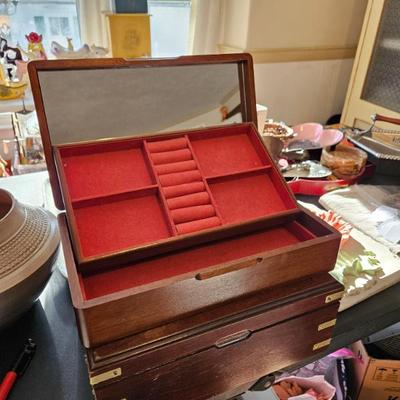 Sale Photo Thumbnail #359