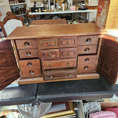 Sale Photo Thumbnail #358