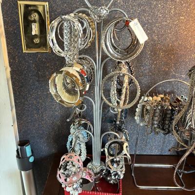 Sale Photo Thumbnail #95