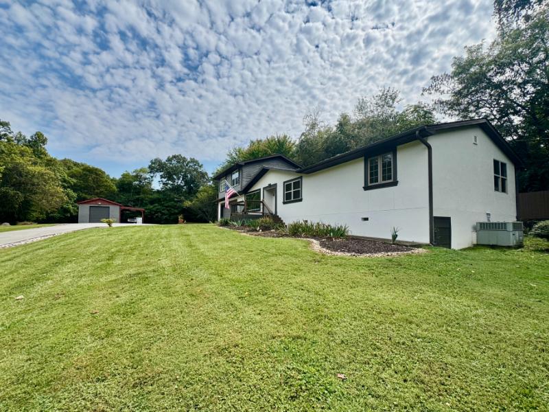 Sale Photo Thumbnail #17