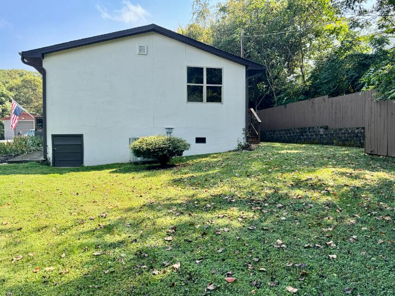 Sale Photo Thumbnail #21