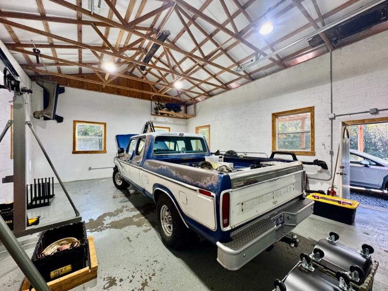 Sale Photo Thumbnail #38