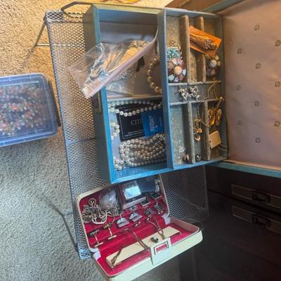 Sale Photo Thumbnail #100