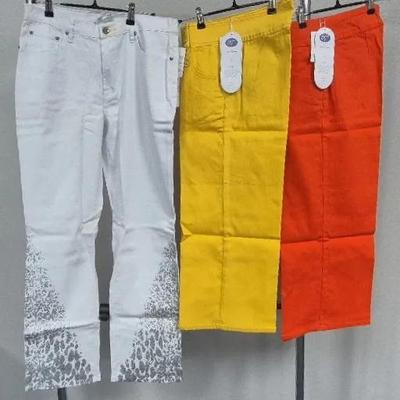 Women's Pants & Capris Assortment Sizes 8 & 10 By Diane Gilman 