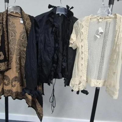 Women's Tops Sizes Medium By Bila J.jill and Collen Lopez 