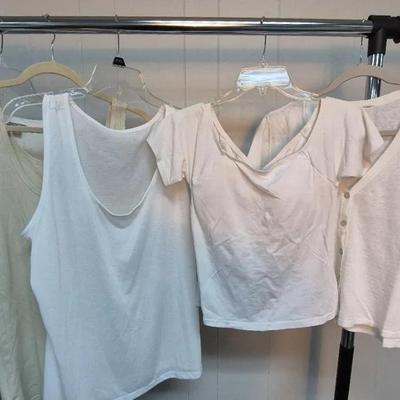 White Sleeveless And Short Sleeve Shirts (5) Sizes Medium To Large 