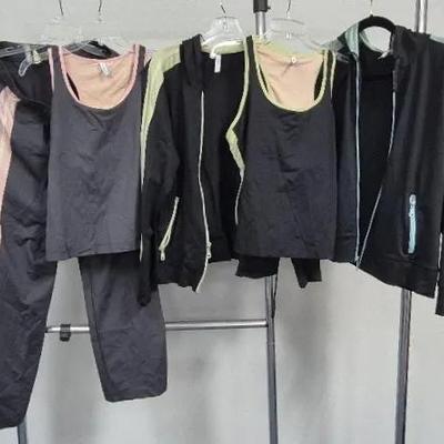 Women's Sports Wear Warm Up Suits Sizes Large By City Tech 