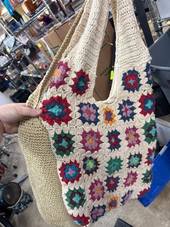 Sale Photo Thumbnail #405