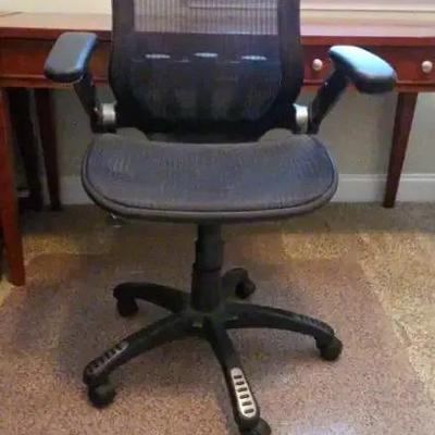 Black Mesh Ergonomic Office Chair with Back Support & Clear Floor Mat