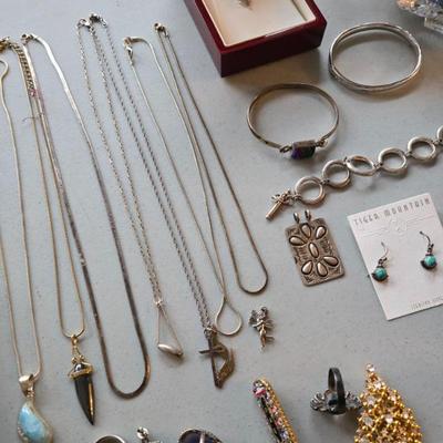 Sale Photo Thumbnail #189