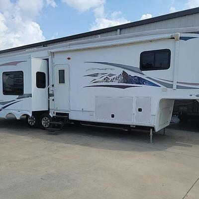 2010 Heartland Bighorn 3400RL Fifth Wheel RV