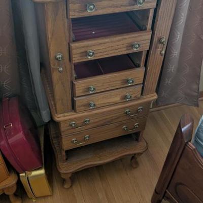 Sale Photo Thumbnail #466