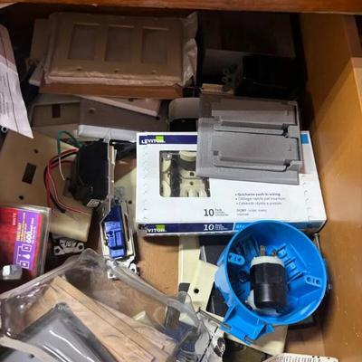 Mi154 electrical outlet mystery lot