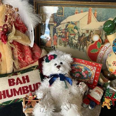 Mi108 christmas decor mystery lot