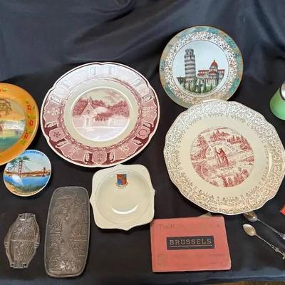 Mi198 around the world vintage plates souvenirs