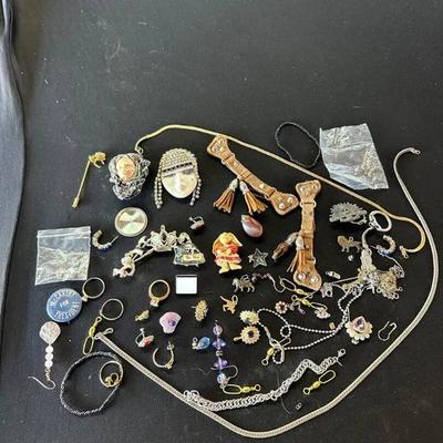 Mi167 jewelry of plenty