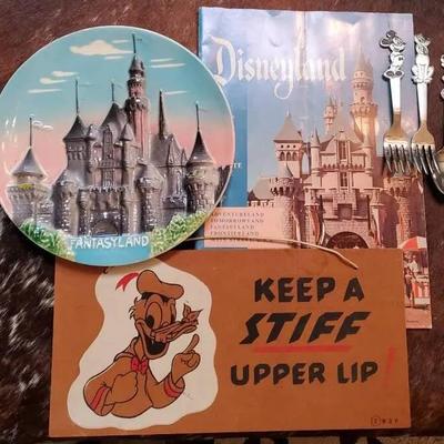 Mi197 vintage disneyland memorabilia