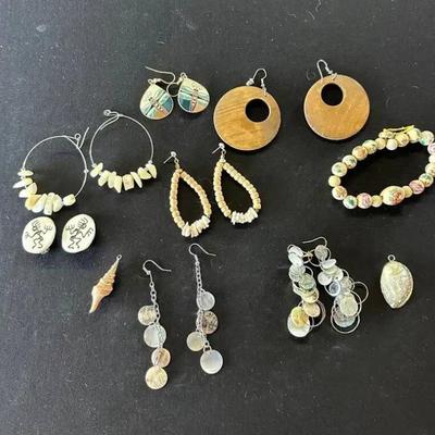 Mi168 earrings galore