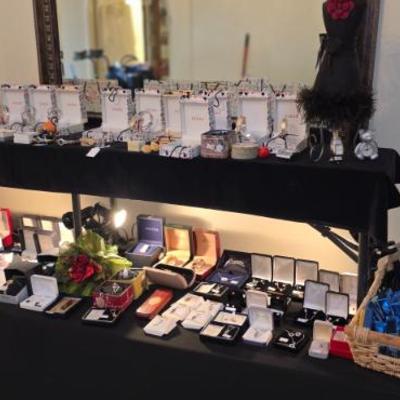 Sale Photo Thumbnail #170