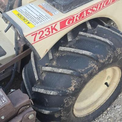 Sale Photo Thumbnail #23: Grasshopper zero turn mower 61 inch cut with bagger