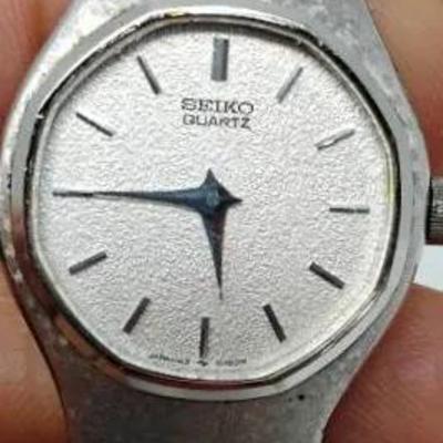 Vintage Seiko Quartz Women's Watch 