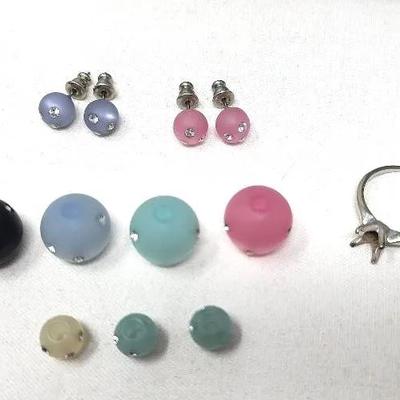 18k White Gold Ring W/ Empty Setting And Glass Bead Earrings/Necklace Beads