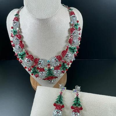 Sparkling Christmas Jewelry Set – Santa & Christmas Tree Necklace + Earrings
