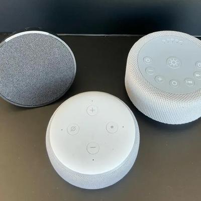 Lot of Amazon Smart Speakers + White Noise Machine – Echo & Echo Pop 