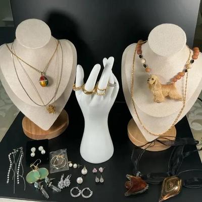 Large Fashion Jewelry Lot – Necklaces, Earrings & Rings – Mixed Styles
