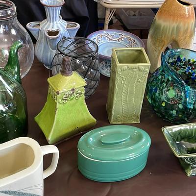 Sale Photo Thumbnail #20: Miscellaneous Glassware Lot 