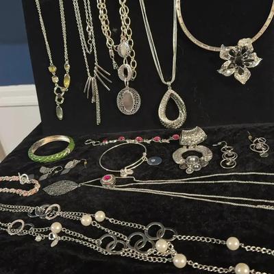 Sale Photo Thumbnail #73: Costume Jewelry: More Beautiful Silver Jewelry 