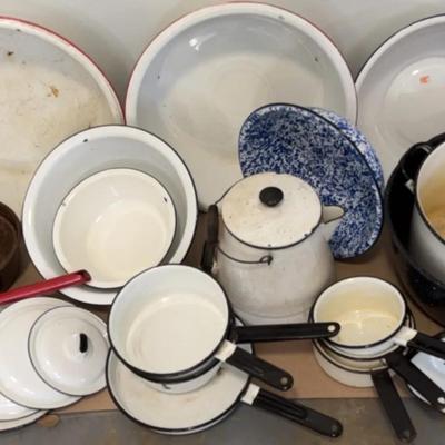 Sale Photo Thumbnail #11: Vintage Enameled Cookware Set