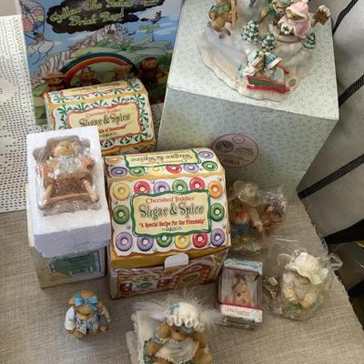 Sale Photo Thumbnail #35: Cherished Teddy Bear Figurine Lot