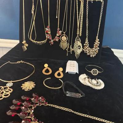 Sale Photo Thumbnail #85: Costume Jewelry - Gold slide necklace, lots of other beautiful pieces 