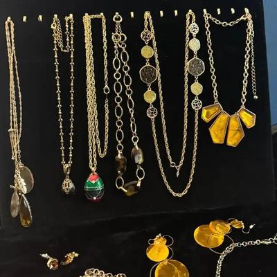 Sale Photo Thumbnail #91: Costume Jewelry: Large lot of necklaces! 